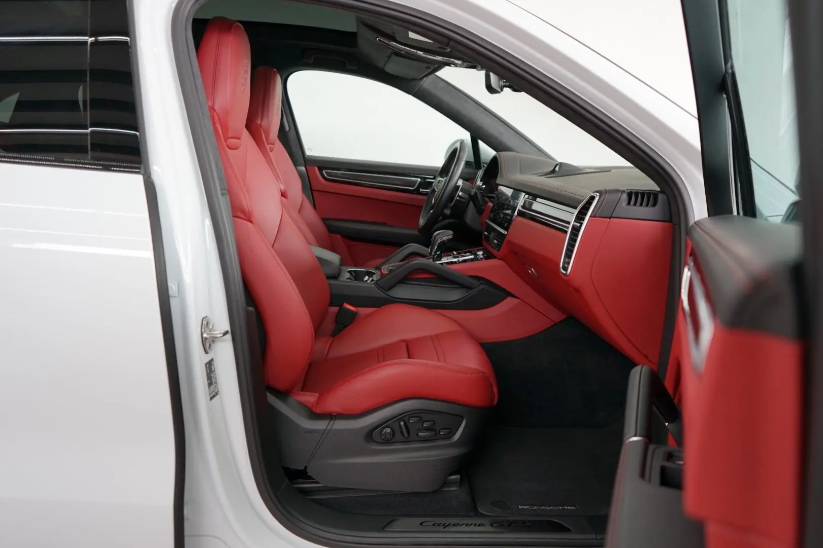 Cayenne Coupe GTS*LEDER-ROT*PDCC*HAL*MEGA-SPEC !