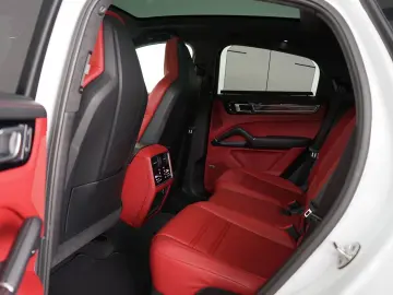 Cayenne Coupe GTS*LEDER-ROT*PDCC*HAL*MEGA-SPEC !