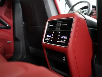 Cayenne Coupe GTS*LEDER-ROT*PDCC*HAL*MEGA-SPEC !