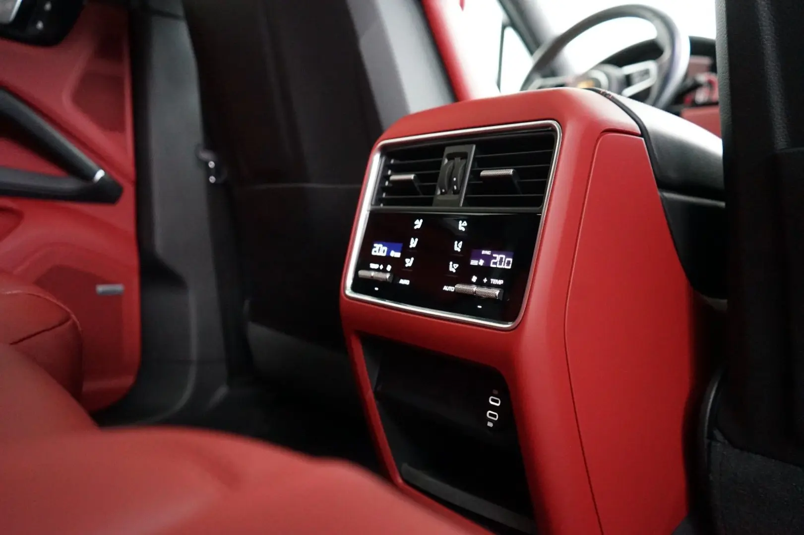 Cayenne Coupe GTS*LEDER-ROT*PDCC*HAL*MEGA-SPEC !