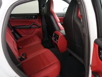 Cayenne Coupe GTS*LEDER-ROT*PDCC*HAL*MEGA-SPEC !