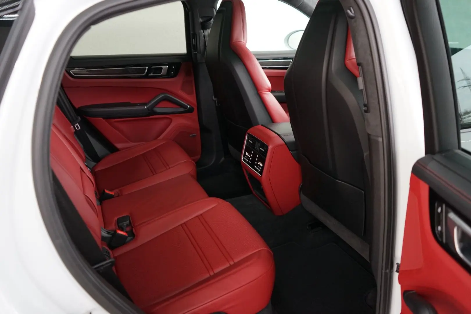 Cayenne Coupe GTS*LEDER-ROT*PDCC*HAL*MEGA-SPEC !