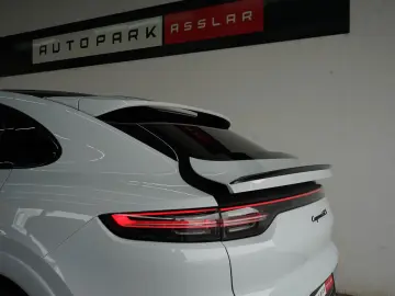 Cayenne Coupe GTS*LEDER-ROT*PDCC*HAL*MEGA-SPEC !