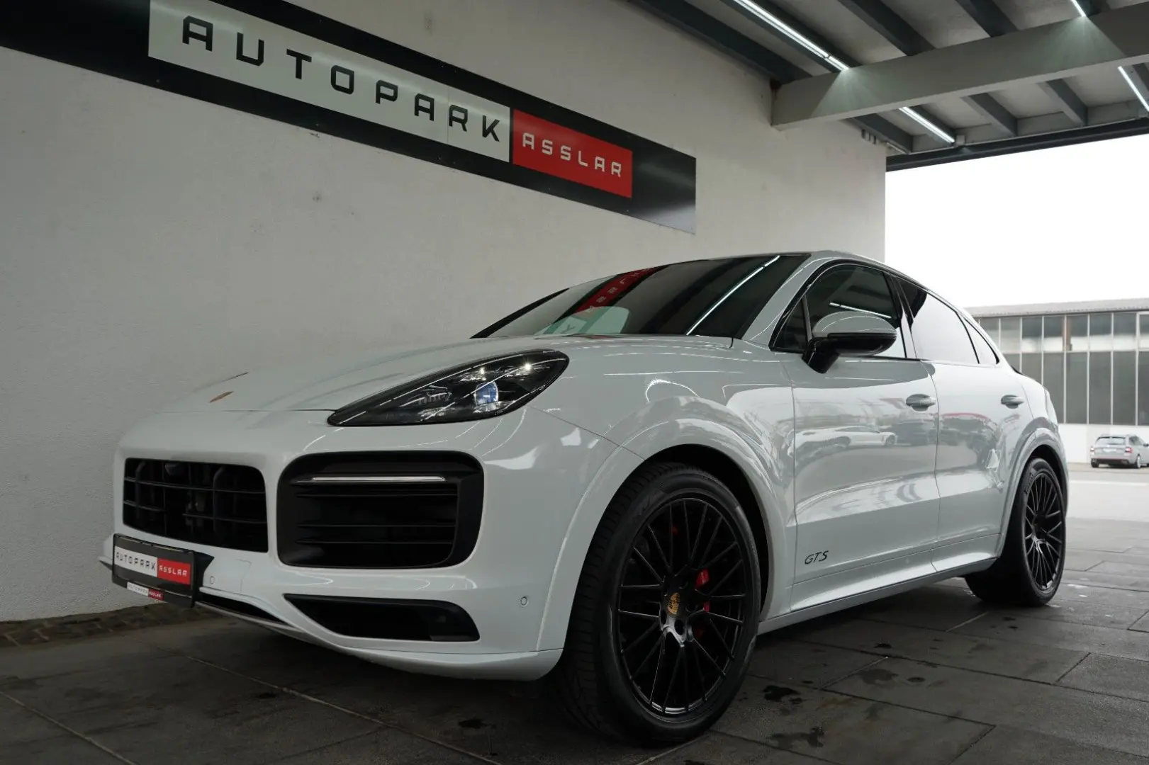 Cayenne Coupe GTS*LEDER-ROT*PDCC*HAL*MEGA-SPEC !