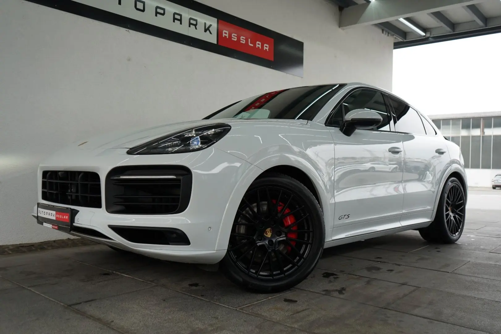 Cayenne Coupe GTS*LEDER-ROT*PDCC*HAL*MEGA-SPEC !