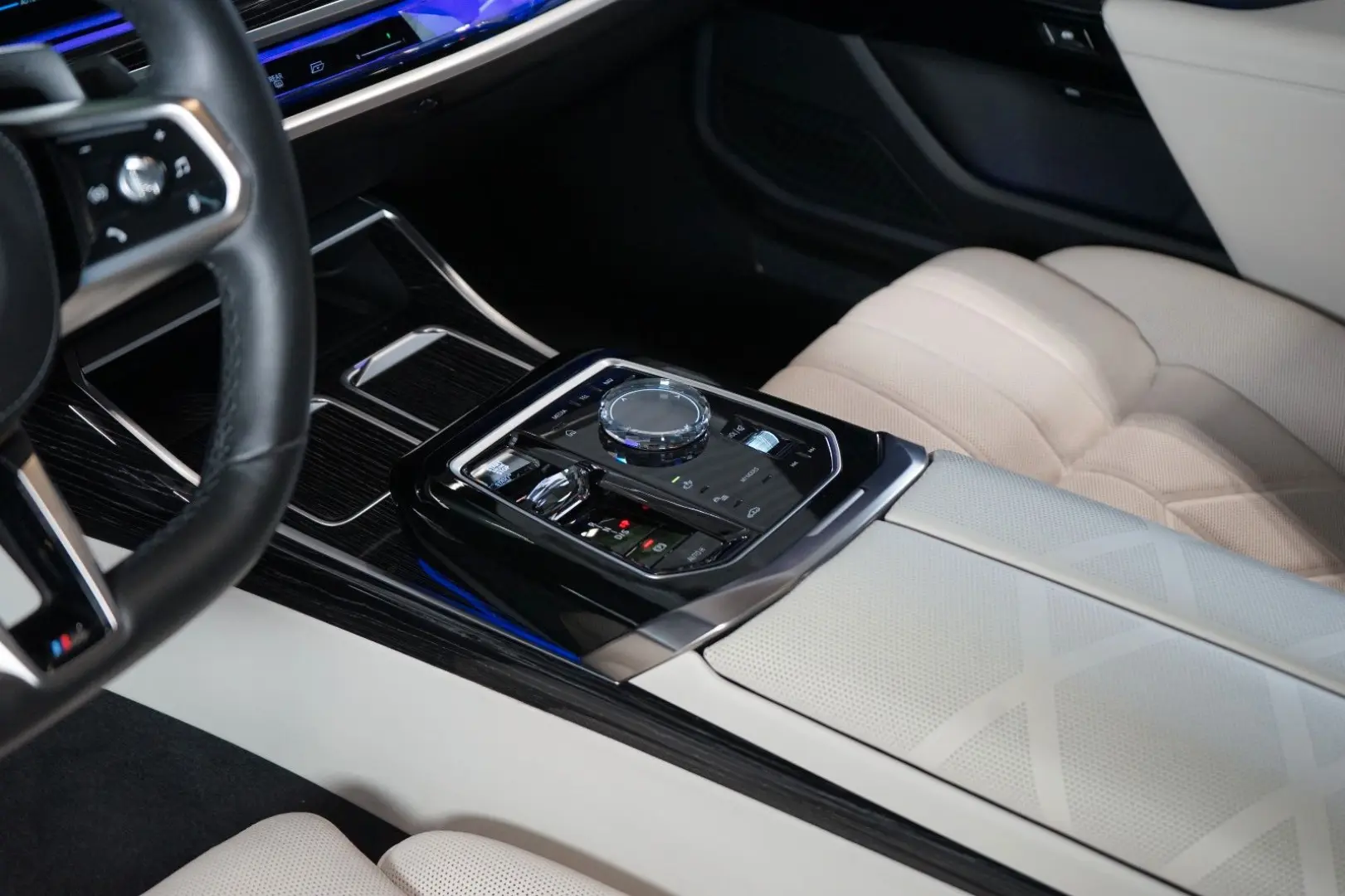 740d*xDRIVE*B&W*WARRANTY*PANO*80.826€ NETTO