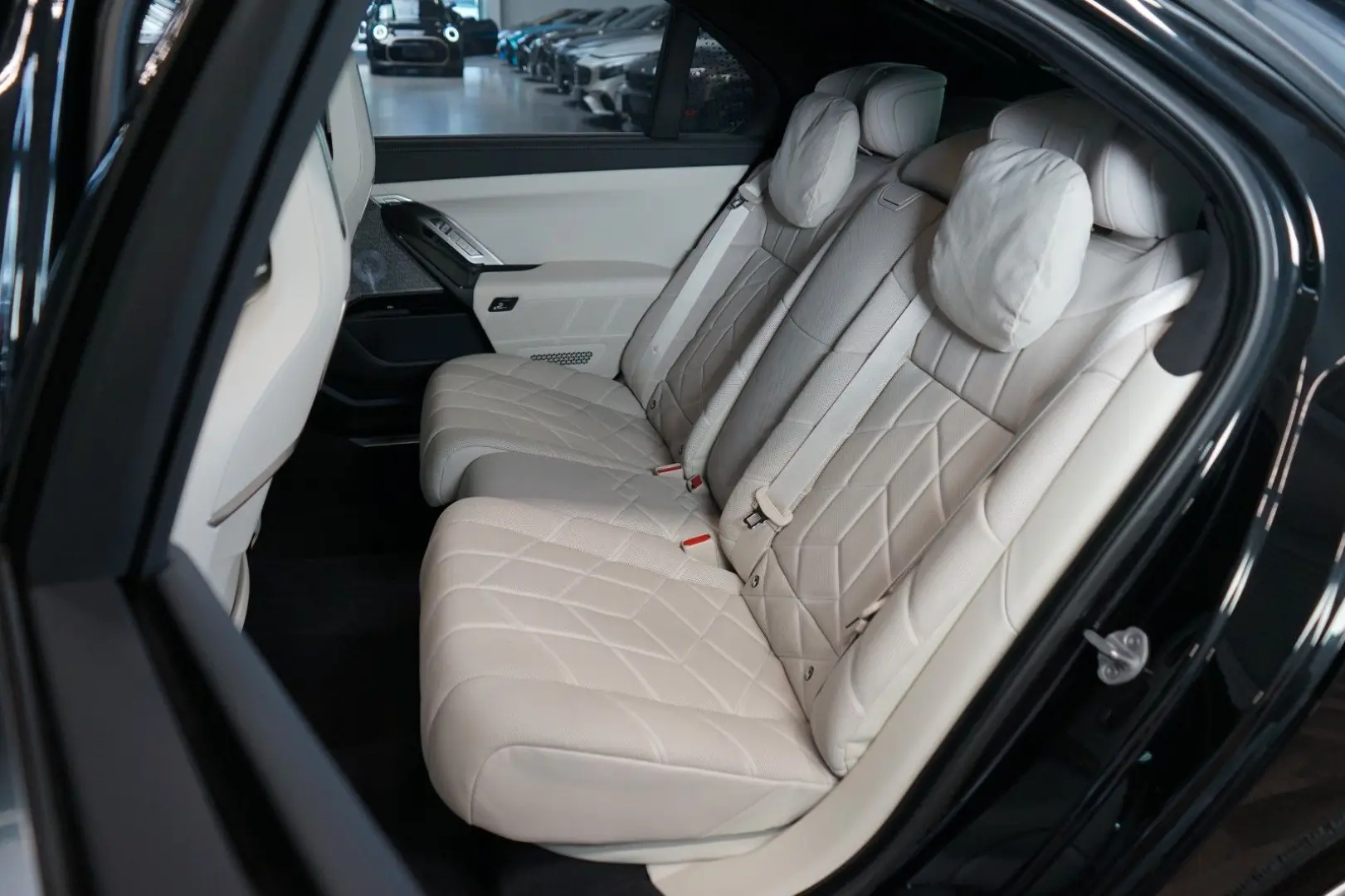 740d*xDRIVE*B&W*WARRANTY*PANO*80.826€ NETTO