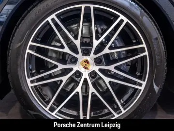 Cayenne E-Hybrid Coupe SportAbgas HD-Matrix 22Zo