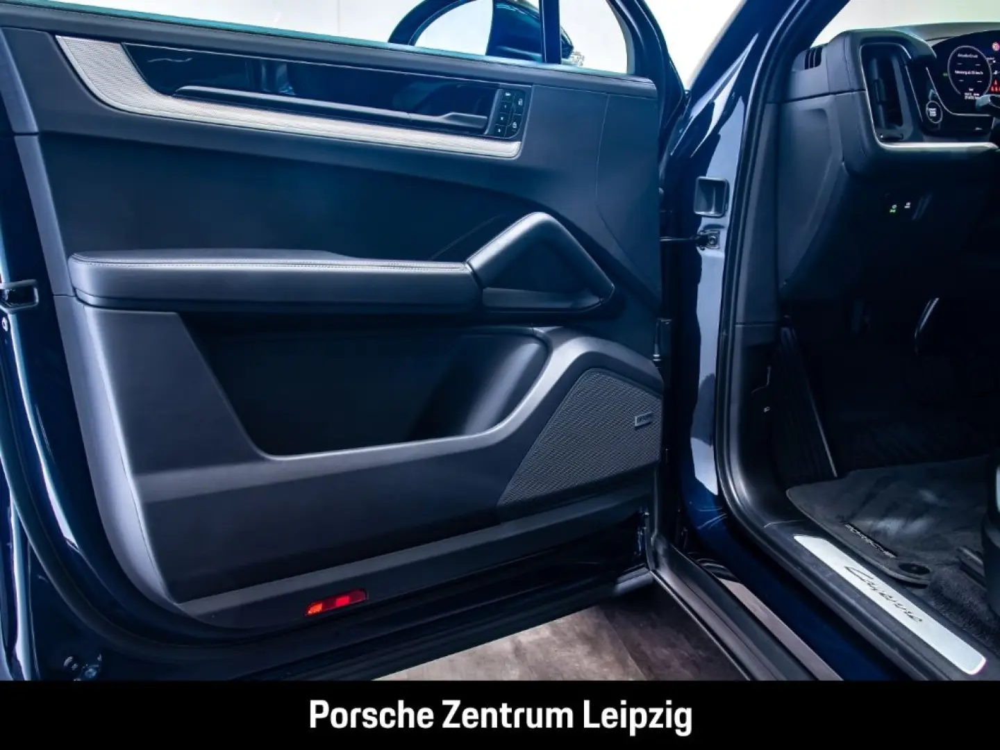 Cayenne E-Hybrid Coupe SportAbgas HD-Matrix 22Zo