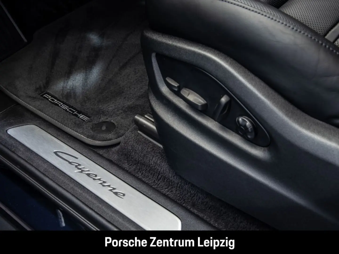 Cayenne E-Hybrid Coupe SportAbgas HD-Matrix 22Zo