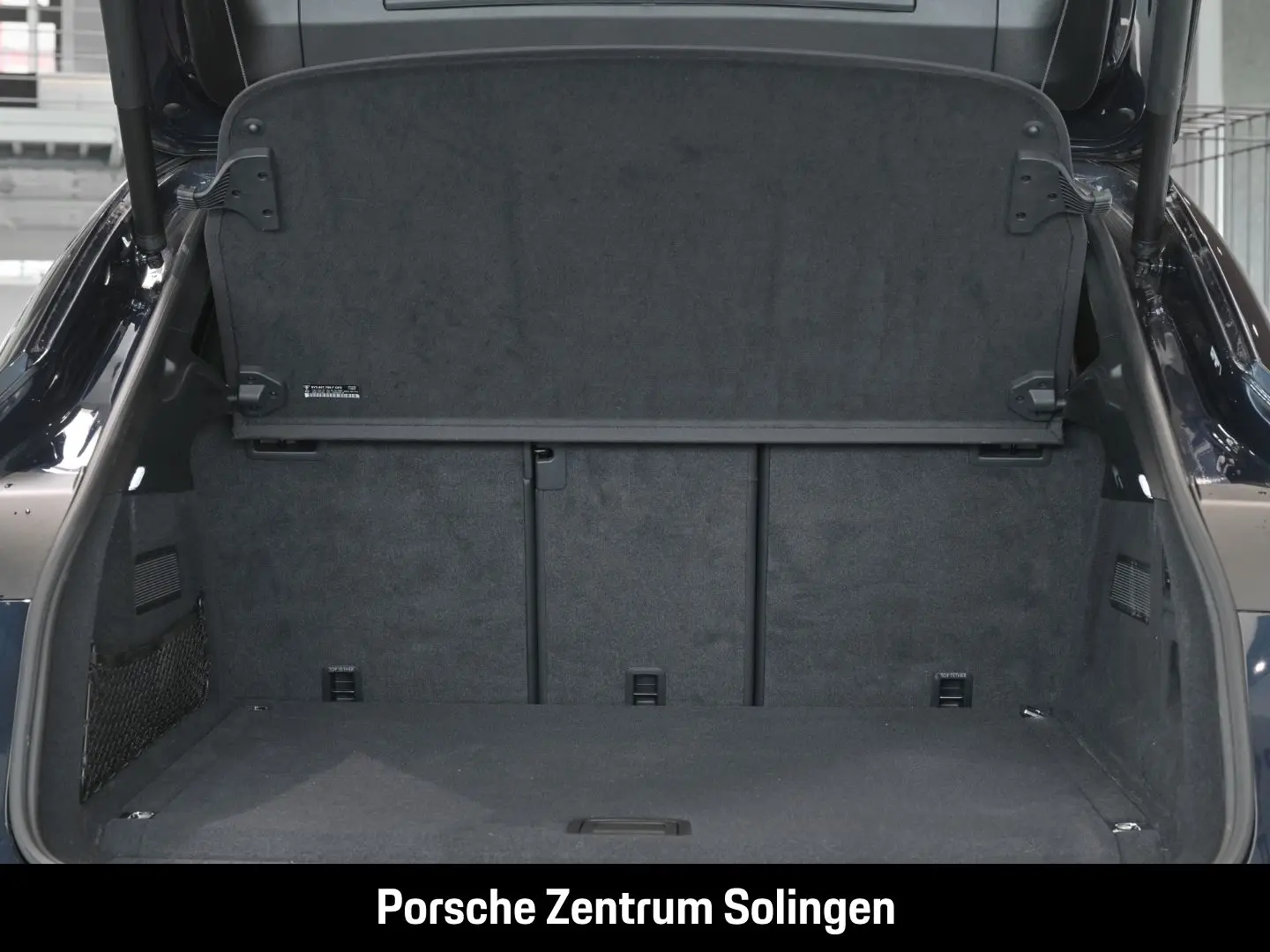 Cayenne E-Hybrid Coupe Bose Surround Abstand 21'