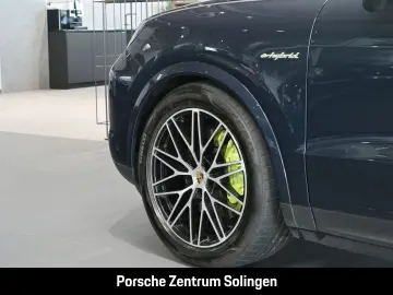 Cayenne E-Hybrid Coupe Bose Surround Abstand 21'