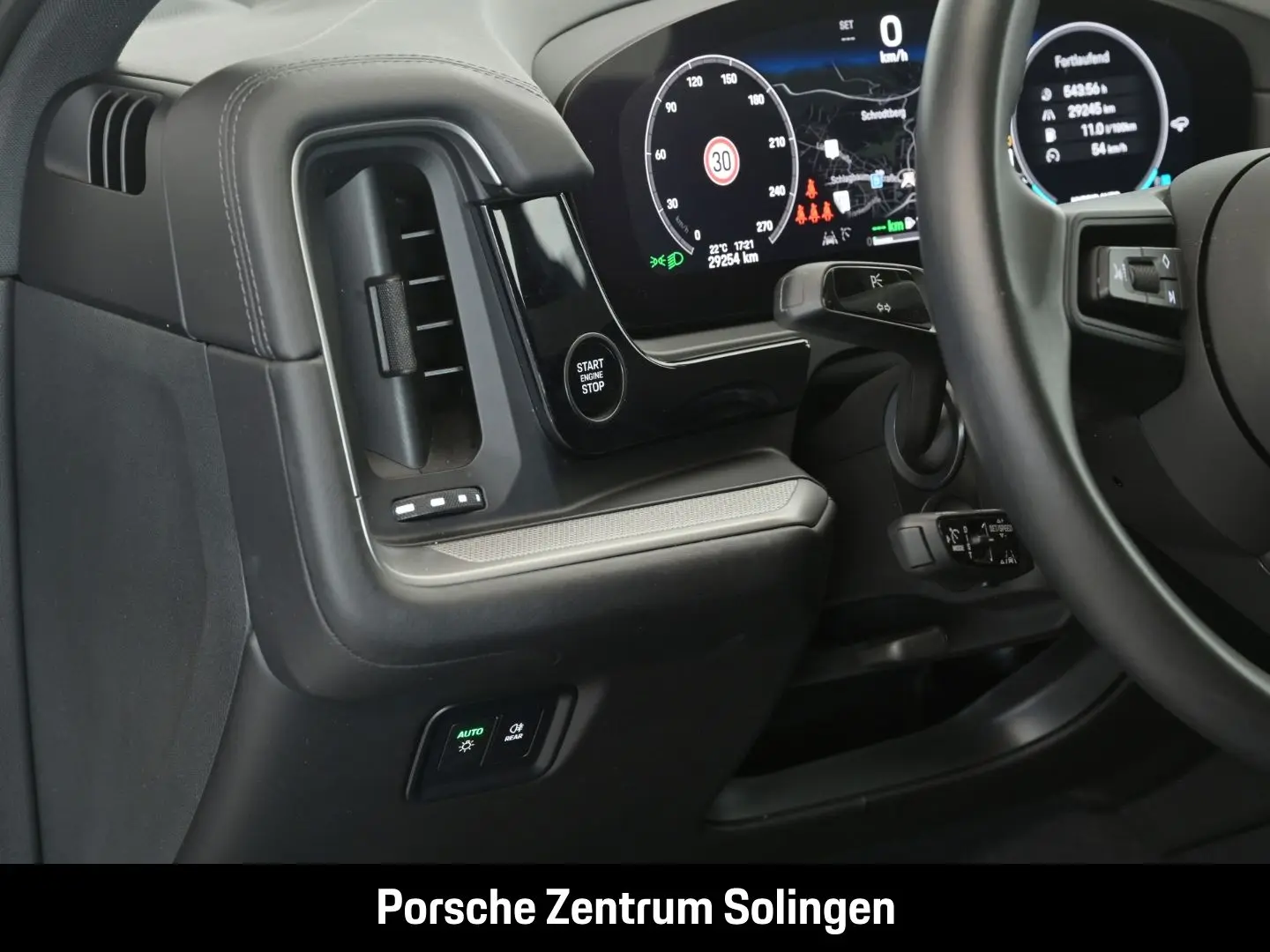 Cayenne E-Hybrid Coupe Bose Surround Abstand 21'
