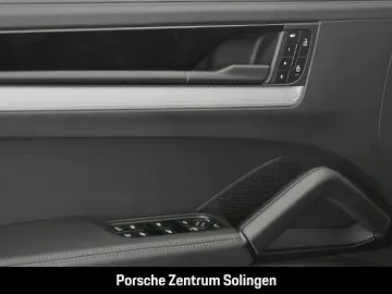 Cayenne E-Hybrid Coupe Bose Surround Abstand 21'