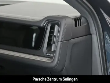 Cayenne E-Hybrid Coupe Bose Surround Abstand 21'