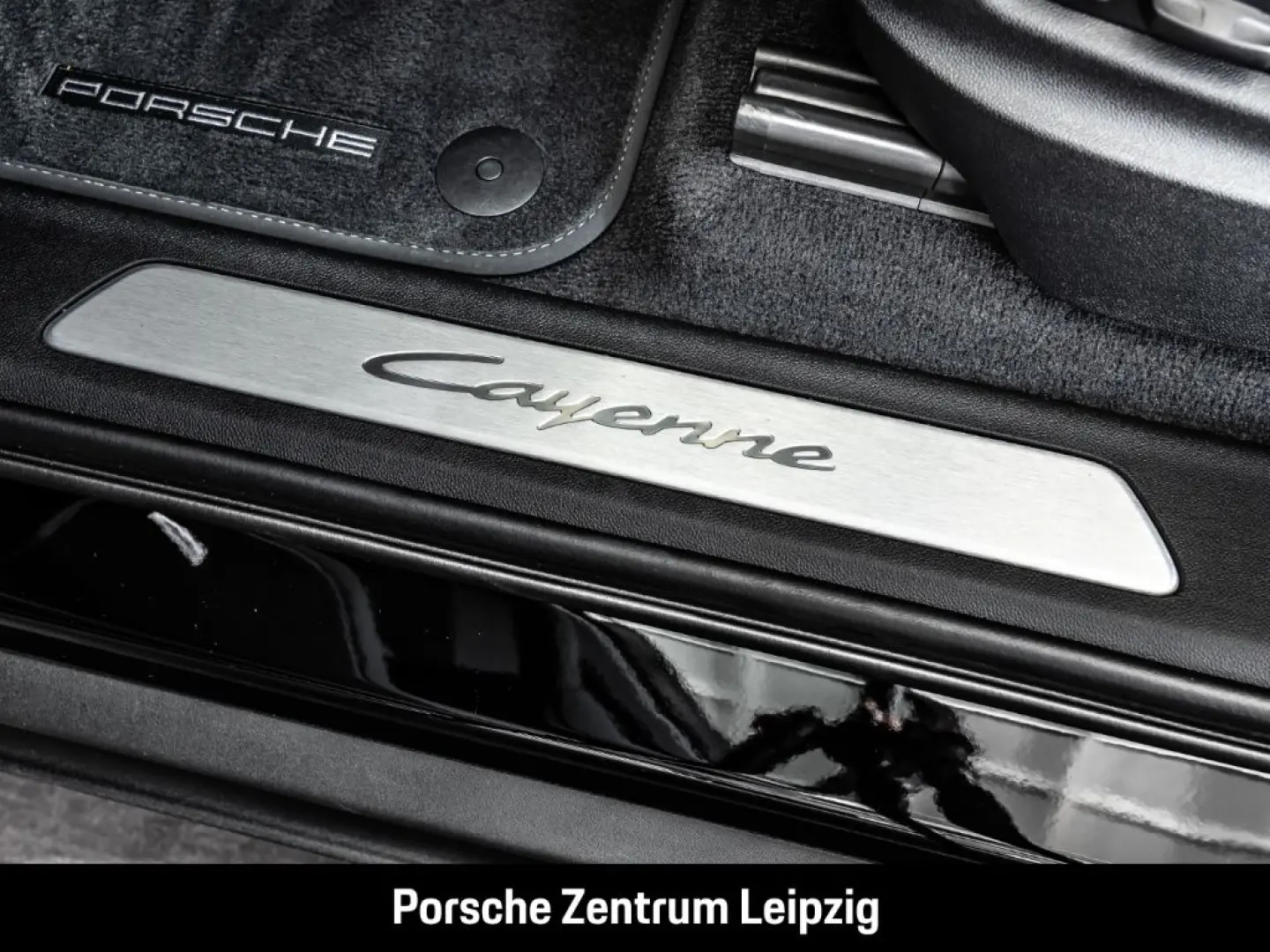 Cayenne E-Hybrid Coupe Sportabgas Sitzklima AHK