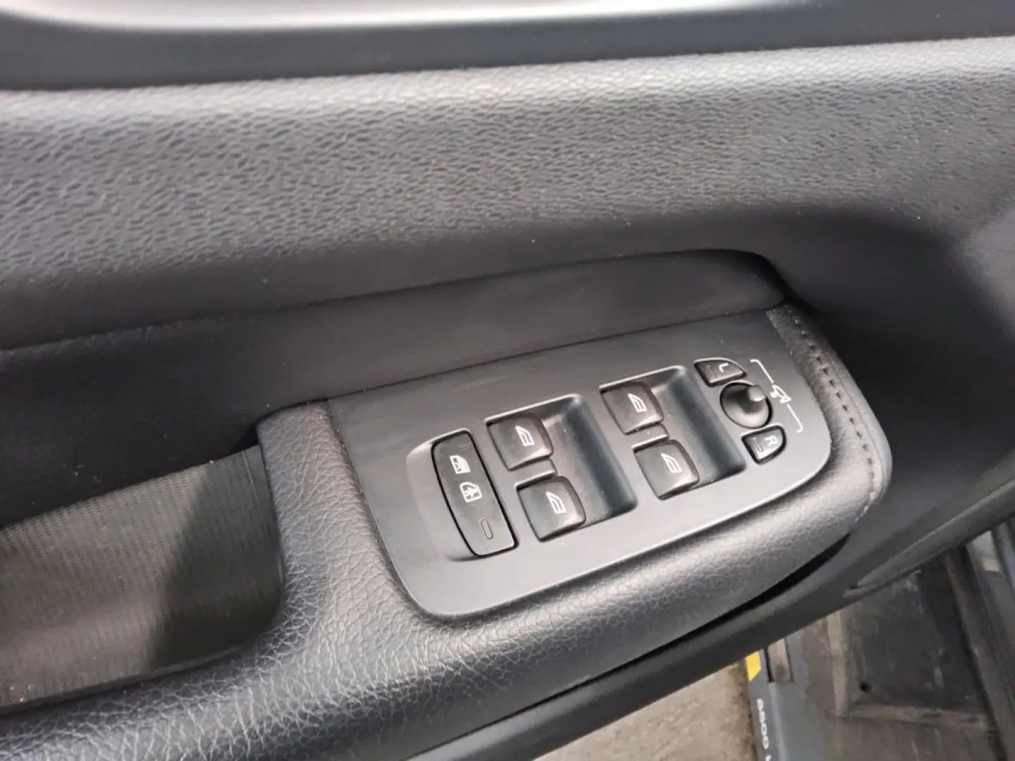 Volvo XC60 D4 Momentum Navi LED Harman-Kardon