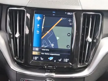 Volvo XC60 D4 Momentum Navi LED Harman-Kardon