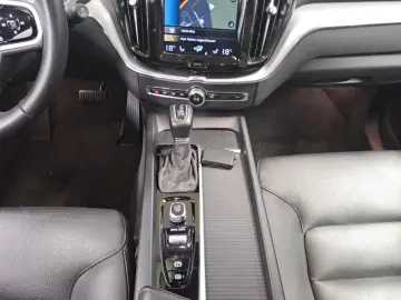 Volvo XC60 D4 Momentum Navi LED Harman-Kardon