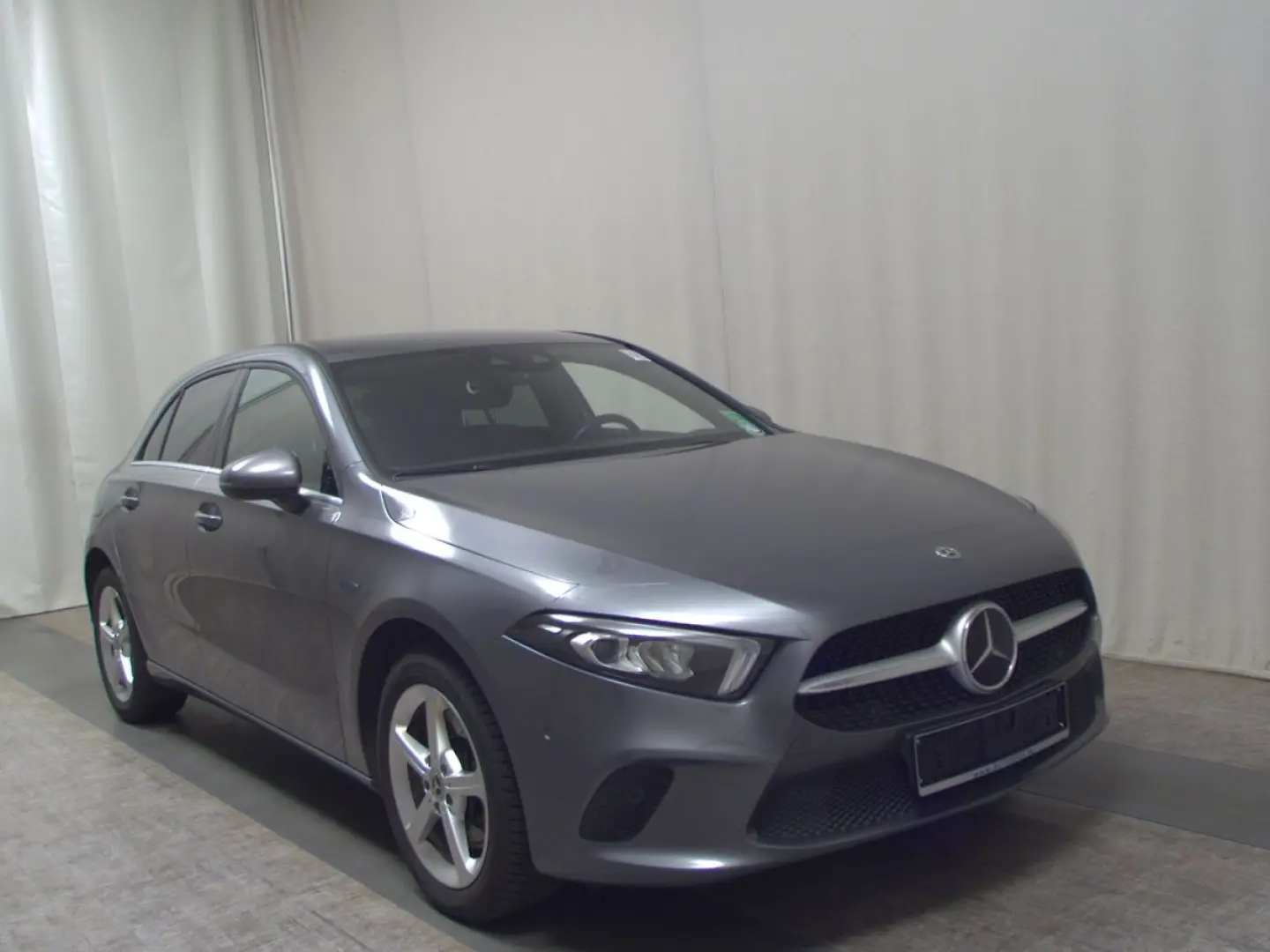 A 250 e ACC Navi LED vc KeyLess MBUX RFK SpurH