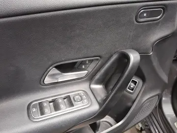 A 250 e ACC Navi LED vc KeyLess MBUX RFK SpurH