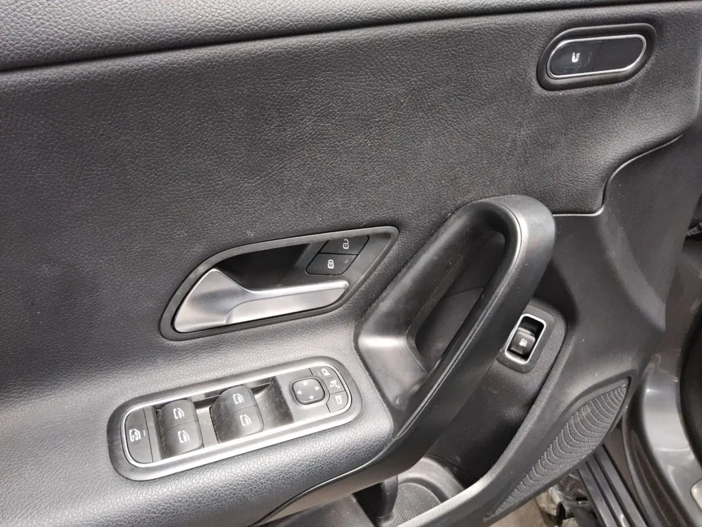 A 250 e ACC Navi LED vc KeyLess MBUX RFK SpurH