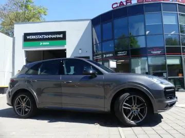 Cayenne E-Hybrid Sportpaket MATRIX PANO 21ZOLL