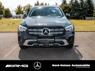 GLC 300 e 4M KAMERA NAVI TEMPOMAT LED AHK SHZ