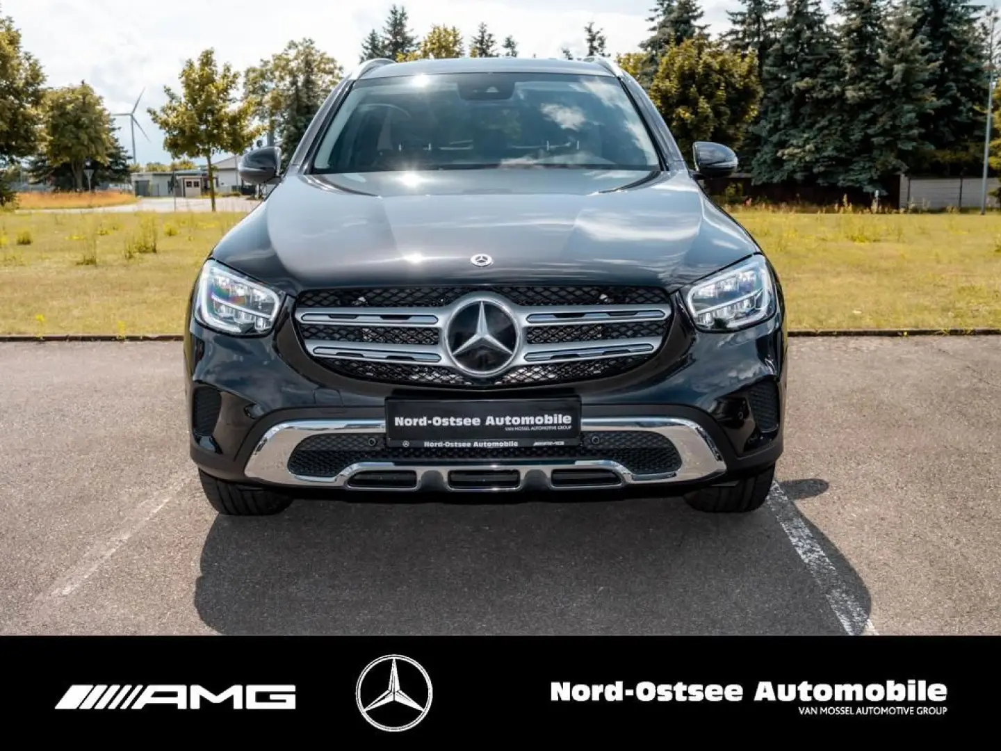 GLC 300 e 4M KAMERA NAVI TEMPOMAT LED AHK SHZ