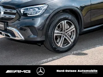 GLC 300 e 4M KAMERA NAVI TEMPOMAT LED AHK SHZ
