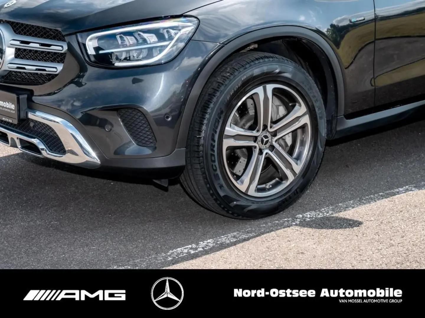 GLC 300 e 4M KAMERA NAVI TEMPOMAT LED AHK SHZ