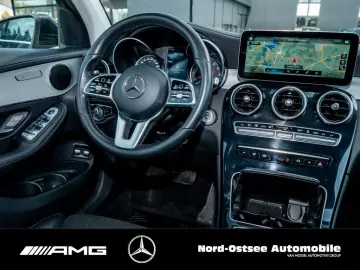 GLC 300 e 4M KAMERA NAVI TEMPOMAT LED AHK SHZ