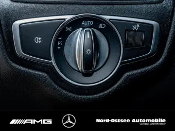 GLC 300 e 4M KAMERA NAVI TEMPOMAT LED AHK SHZ