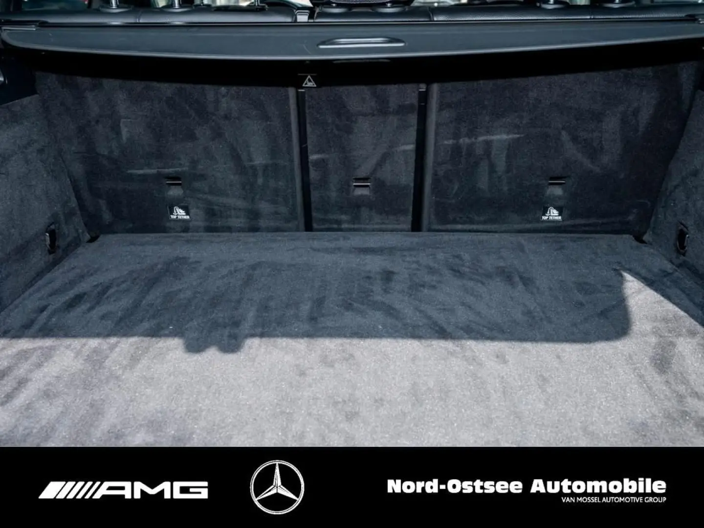 GLC 300 e 4M KAMERA NAVI TEMPOMAT LED AHK SHZ