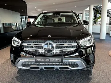GLC 300 e 4M CHROM+LED+PANO+MBUX+THERMATIC