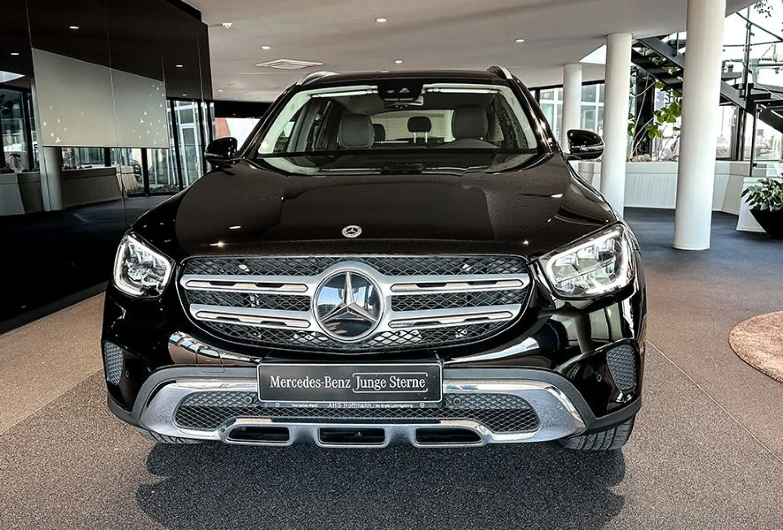 GLC 300 e 4M CHROM+LED+PANO+MBUX+THERMATIC