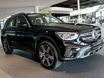 GLC 300 e 4M CHROM+LED+PANO+MBUX+THERMATIC