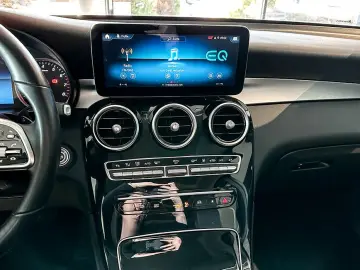 GLC 300 e 4M CHROM+LED+PANO+MBUX+THERMATIC