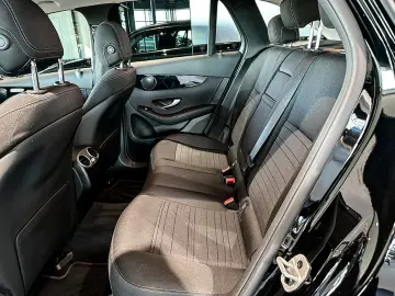 GLC 300 e 4M CHROM+LED+PANO+MBUX+THERMATIC