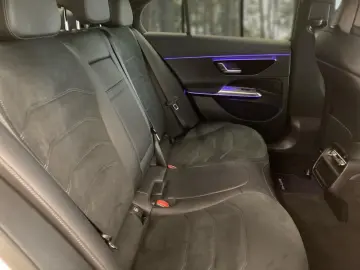 E 220 d AMG-Line+DISTRO+KEYLESS+MBUX Superscreen