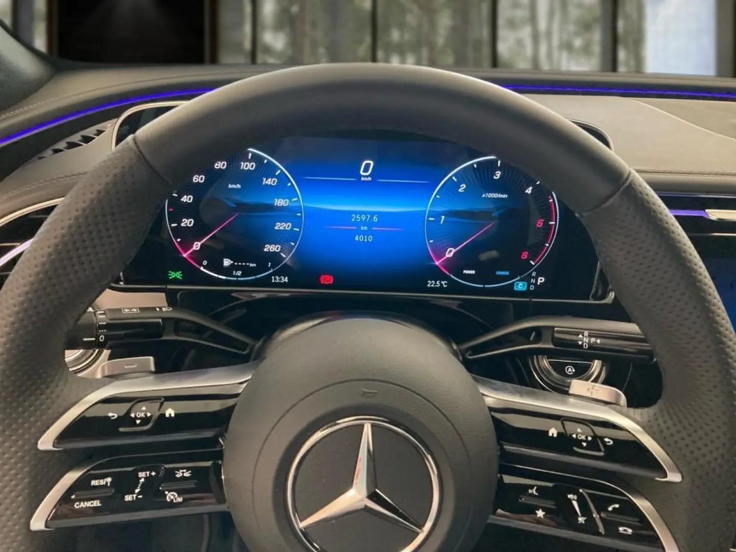 E 220 d AMG-Line+DISTRO+KEYLESS+MBUX Superscreen