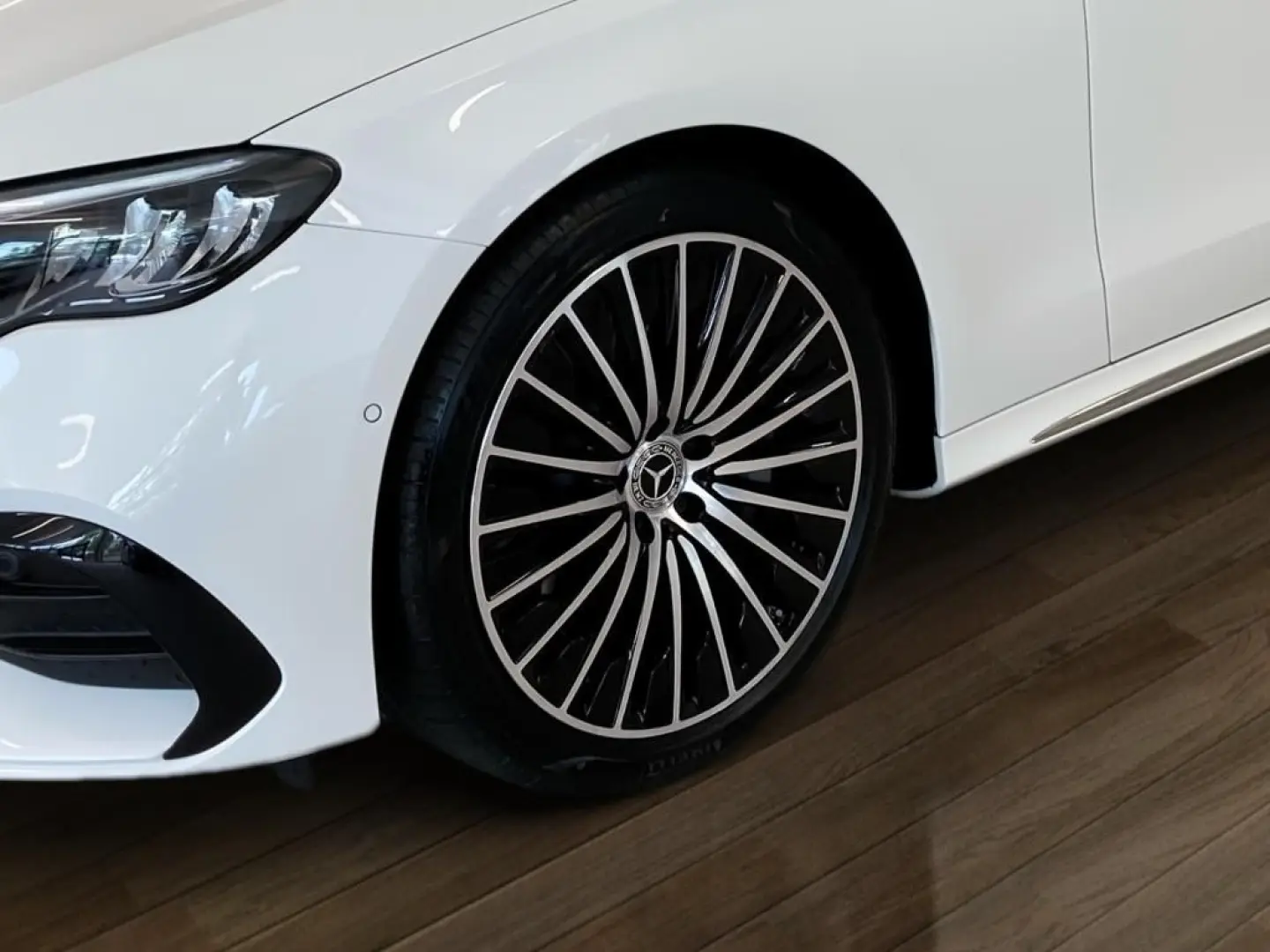 E 220 d AMG-Line+DISTRO+KEYLESS+MBUX Superscreen