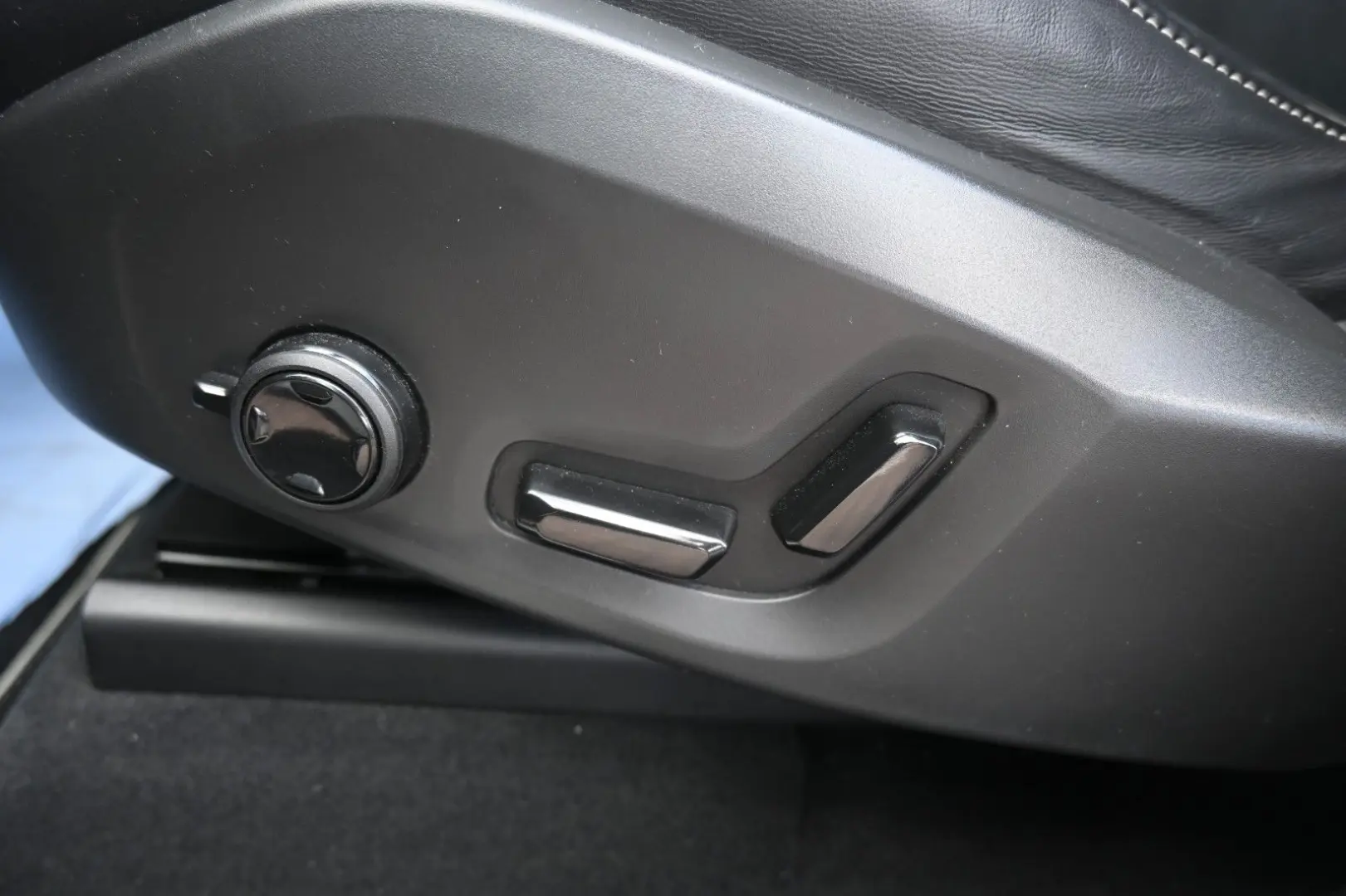 XC60 T4 Autom. R-Design*STDHZG*H&K*BLIS