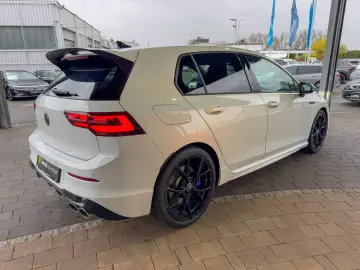 Golf VIII R Perf. 2.0 TSI DSG LEDER/PANO/DCC/HK