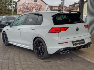 Golf VIII R Perf. 2.0 TSI DSG LEDER/PANO/DCC/HK