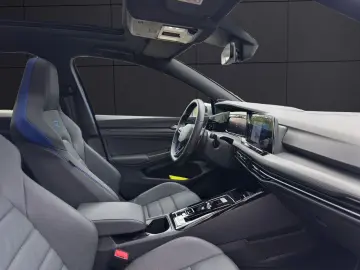 Golf VIII Variant R DSG MATRIX ACC HuD AID PANO 