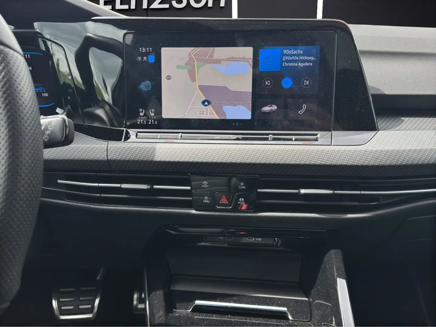 Golf VIII Variant R DSG MATRIX ACC HuD AID PANO 