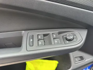 Golf VIII Variant R DSG MATRIX ACC HuD AID PANO 
