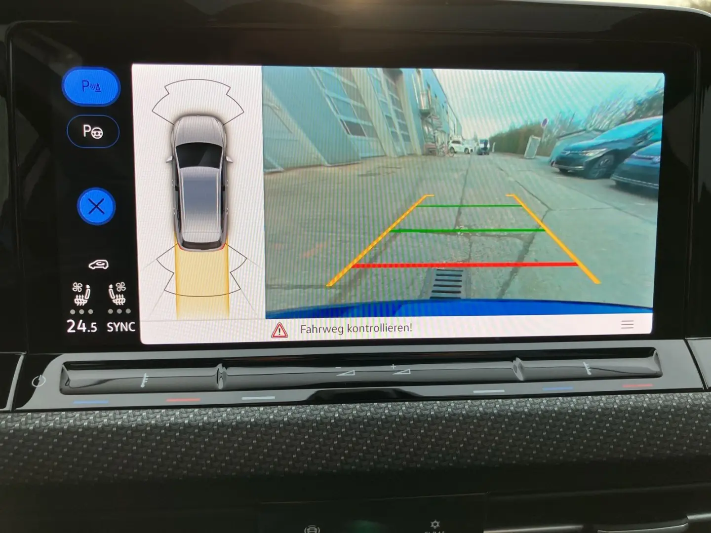 Golf VIII Variant R DSG MATRIX ACC HuD AID PANO 