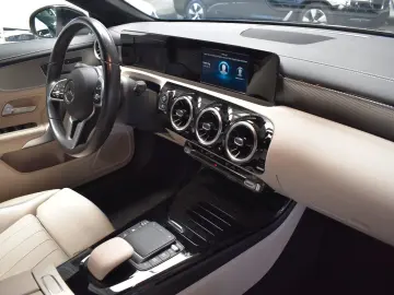 CLA 200*KAMERA*LED*NAVI*LEDER*SHZ*PDC*ALU*SPORT